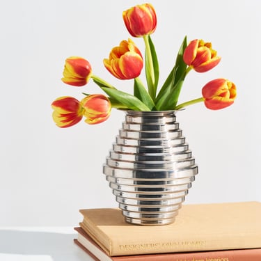 Vintage Chrome Ribbed Vase // Geometric Stepped Silver Tone Metal Flower Vase // Shiny Modernist Vessel for Spring Floral Arrangement 
