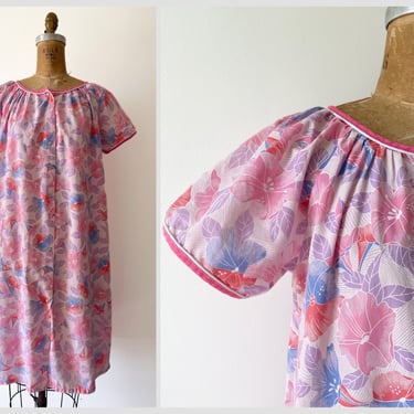 Vintage 1970’s Regal Rose pink tropical floral housecoat | short sleeve summer robe, hibiscus print duster, housecoat, S/M 
