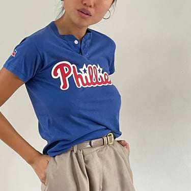 90s Phillies cropped tee / vintage blue cotton Philadelphia Phillies spell out baseball henley cropped t shirt tee | Small 