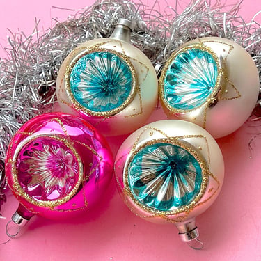 VINTAGE: 4pcs - Hand Blown Indent Glass Ornaments - Glittered Ornament - Christmas 