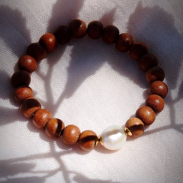 Stretchy White Pearl Sandalwood Bracelet - Kamaha'o 