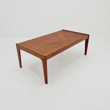 Danish coffee table by Arne Wahl Iversen for Komfort Møbelfabrik, 1960s 