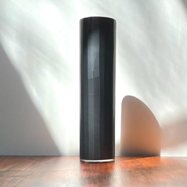 Large battuto vase in black glass 