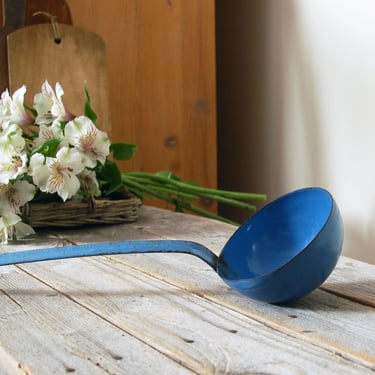 Blue enamel ladle / vintage enamelware skimmer / French enamel spoon / enamel scoop / French country cottage / farmhouse kitchen decor 