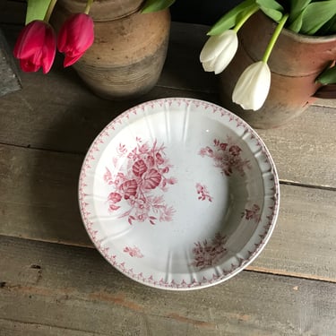 French Faïence Serving Bowl, Dish, Red Floral Pattern Transferware, Sarreguemines, U et C, Tea Stained 