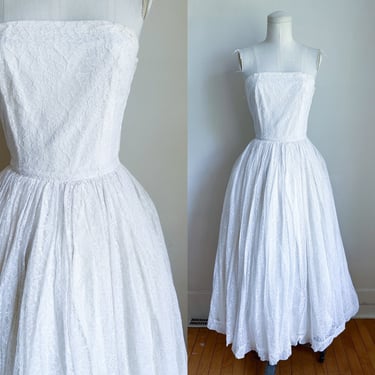 Vintage 1950s Strapless Lace Gown / XXS 