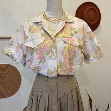 Chaus Vintage 90s Pale Floral Print Cotton Short Sleeve Button Down Shirt 