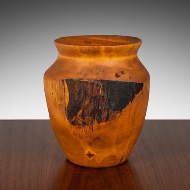 Mid Century Modern Solid Birch Wood Turned Vase by Joseph Thompson, United States, c. 1970s 