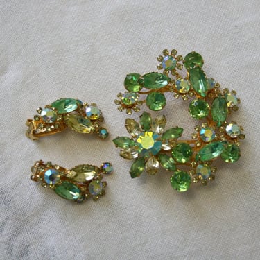 1960s Green Rhinestone Flower Brooch and Clip Earrings Demi-Parure 