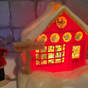 Vintage Light Up Santa's Workshop House, Plastic Christmas Toy Shop Lights Up By Regency Industries, North Pole, Xmas Light Up House 