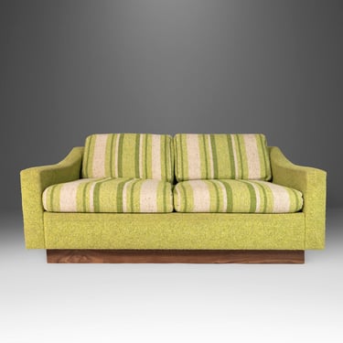 Mid Century Modern in Original Lime Green Tweed & Walnut Sofa Attributed to Milo Baughman, USA, c. 1970s 
