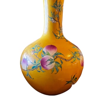 Chinese Porcelain Nine-Peach Juane Vase B239-16