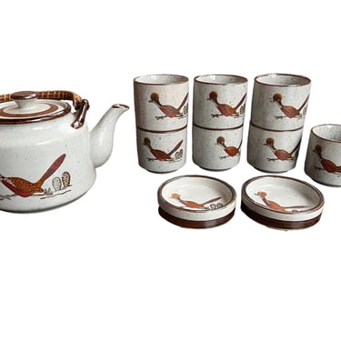 Roadrunner Tea Set  Japan - Tea Pot, 2 cup coasters, 7 handless cups 