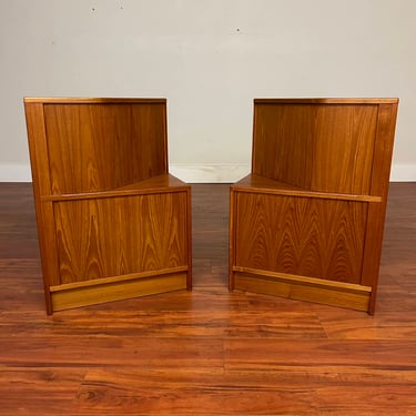 Poul Hundevad Vintage Teak Nightstands Pair