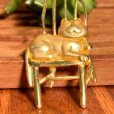 Vintage Cat Brooch JJ Jonette Jewelry Gold Tone Smiling Cat in Chair Cheshire Cat Vintage Retro 80s Gift 