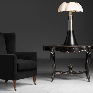 Armchair / Center Table / Gae Aulenti Lamp