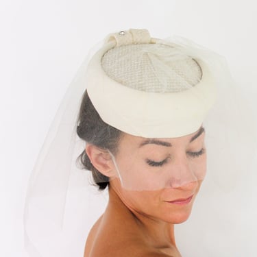 1950s White Wedding Hat | 50s Beige Woven Hat & Veil 
