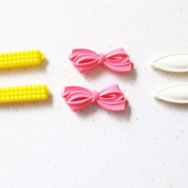 Vintage Plastic Hair Barrettes - 3 Pairs 80s Goody Snap Barrette Lot -Yellow Pink White  Bow Rectangle Oval Bar  - Kawaii Child hair clips 