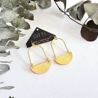 Half Moon Earrings in Gold
