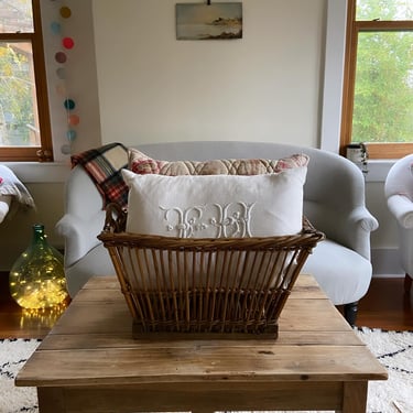 Beautiful vintage French basket with just one handle 