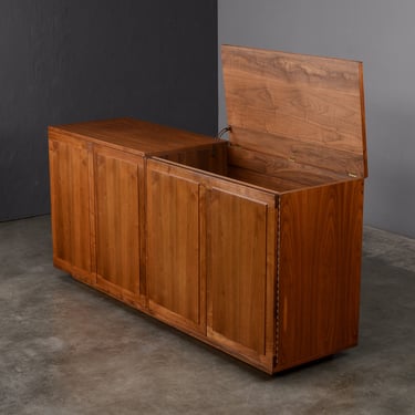 5.5ft Cabinet for Turntable and Record Storage Media Stand Credenza Mid Century Modern Walnut 