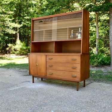 Mid Century Modern two piece credenza and bar top server buffet by Bassett 