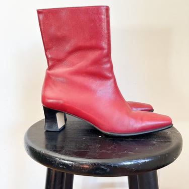 Vintage 1990s Red Leather Boots / size 8.5 