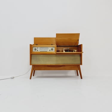 Mid Century Modern German ash record player, radio by Braun “MM 4 ”, 1960s 