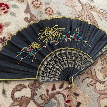 Vintage Spanish hand fan, black with colorful embroidery | filigree base, wonderful condition 