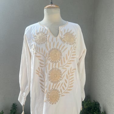 Vintage boho peasant Mexican top blouse beige hand embroidered floral cotton Sz M/L. 