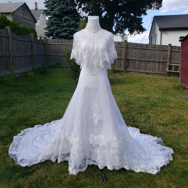 Vintage 1970's Lace Wedding Dress / 70s Sleeveless Wedding Gown S 