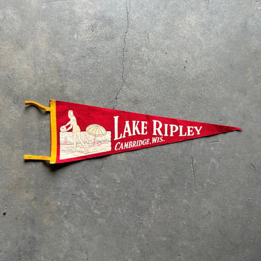 Vintage Lake Ripley Cambridge, WI Felt Souvenir Pennant 