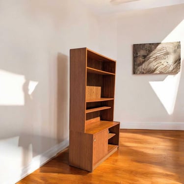 Mid-Century Modern Bookcase Hutch – Vintage Teak Wood Shelf Unit with Storage Cabinet, MCM Shelving 