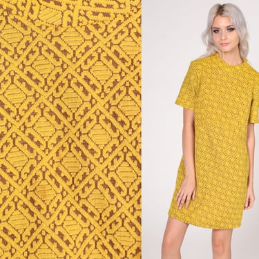 60s Shift Dress Mod Mini Dress Geometric Tile Print Short Sleeve Sixties Twiggy Gogo Retro Go Go Yellow Brown Vintage 1960s Small S 