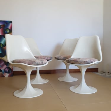 Set of 4 Rare Tulip chairs in fiberglass made in Italy / 70s / modern design / vintage/ space age/ postmodern 