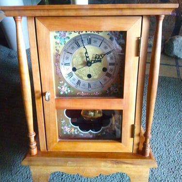 VINTAGE Mantel Clock, Country Farmhouse Decor, Home Decor 