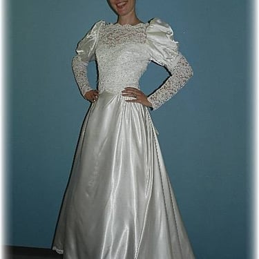 Vintage 80’s Satin and Lace Sleeved Wedding Gown 