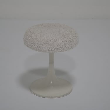 Vintage White Boucle Arkana Tulip Style Stool, 1960s.