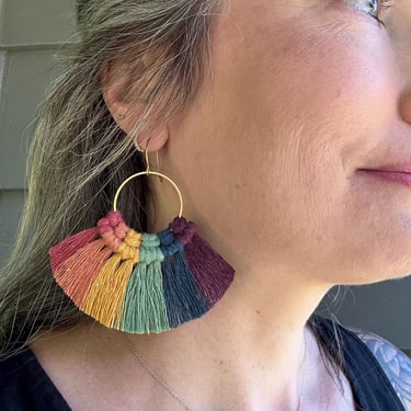 RAINBOW EARRING | Macramé Hoop Earring | Boho Modern Decor Retro 