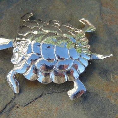 Vintage Sterling Turtle Pendant / Pin / Brooch with Nicely Detailed Shell 