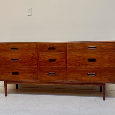 Jack Cartwright for Founder's Furniture Walnut Credenza II Dresser  II Lowboy Storage - Vintage Mid Century Modern 
