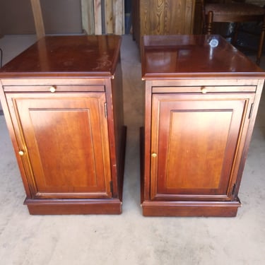 MCM End Tables, Lane Altavista, Solid Wood Bedside Table, Home Decor (Sold as a Pair) 