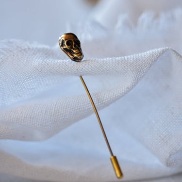 Antiqued Gold Skull Stick Pin