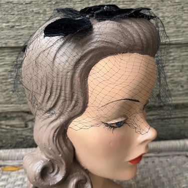 black net fascinator veil 1950s black velvet netted cap 