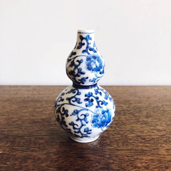 Vintage Chinese Porcelain Double Gourd Vase 