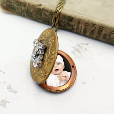 Vintage Locket with Rhinestone, Locket with Photos, Personalized Gift, Mothers Day Gift, Art Deco Necklace, Floral Engraved Locket 