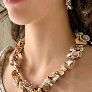 Curly Shell Necklace & Earrings Set