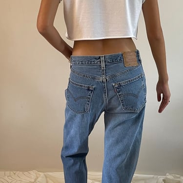30 Levis 501 women vintage jeans / vintage medium wash faded worn in high waisted button fly Levis 501 jeans USA | Levis 30 
