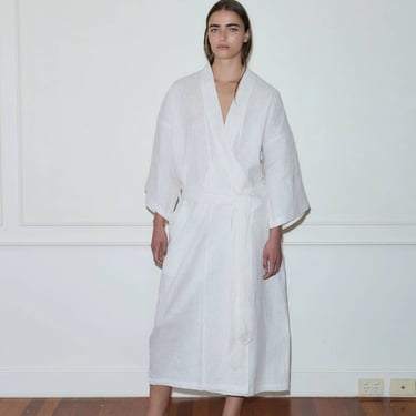 Deiji Studios | 02 Robe