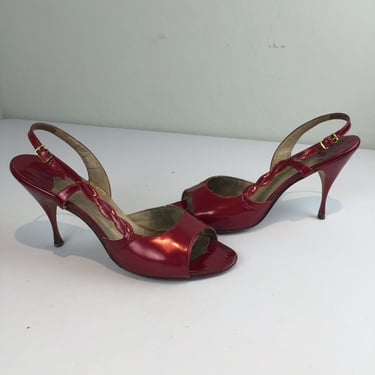 Red Venetian Glass Afternoons - Vintage 1950s Cherry Red Patent Leather Slingback Shoes Heels - 8.5B 